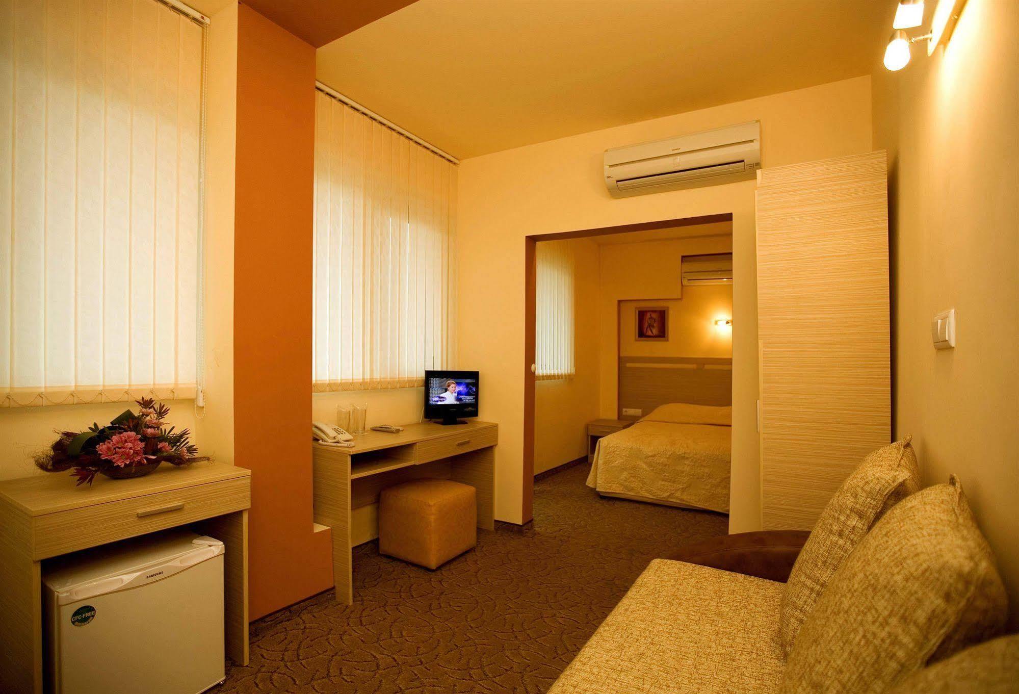 Expo Hotel Пловдив Экстерьер фото